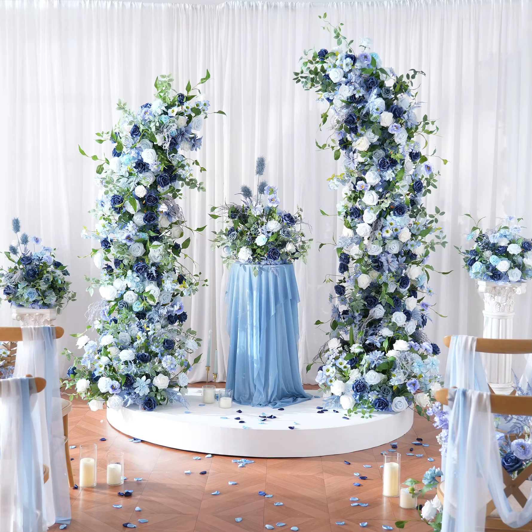 Rose artificielle Angela Flower A9076 bleue et blanche avec feuilles vertes
