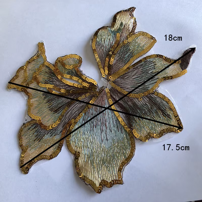 Patch brodé de fleurs cousues