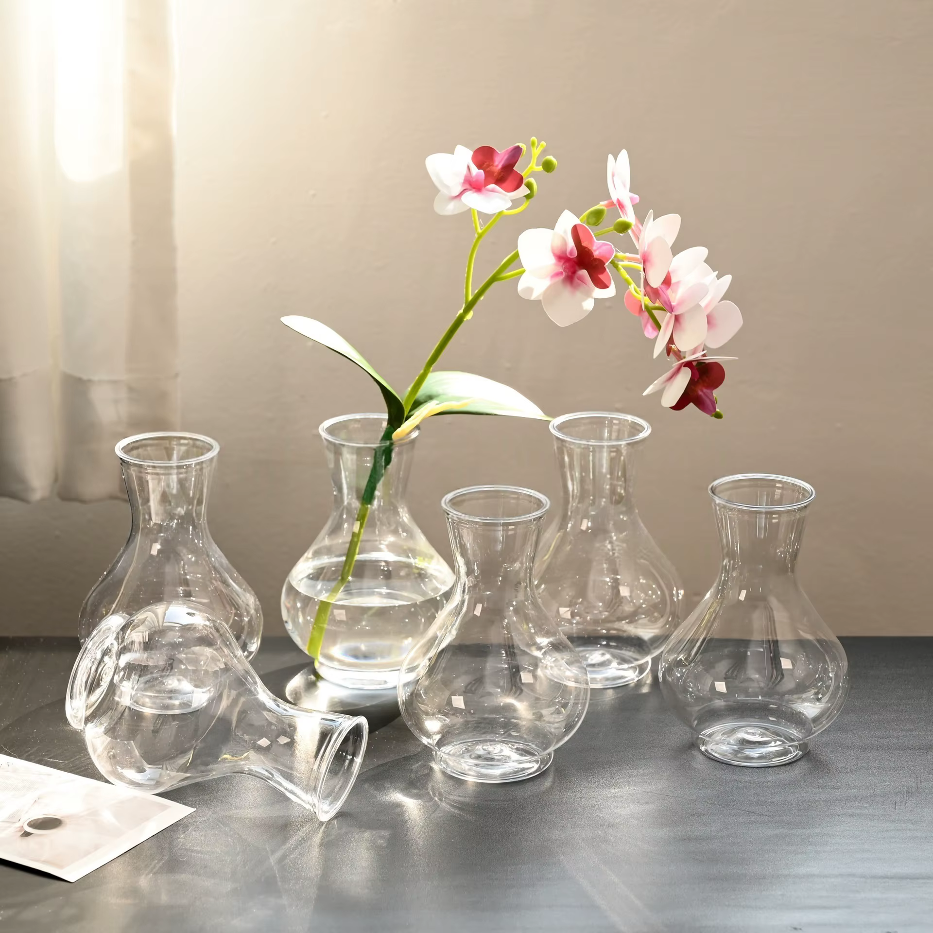 Vases en plastique vintage