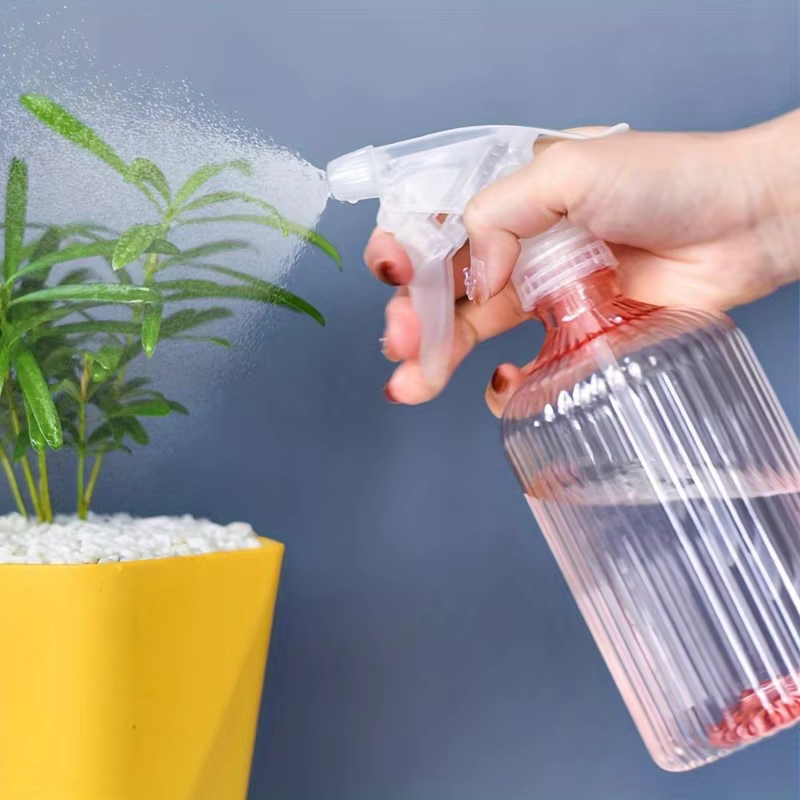 Bouteille de pulvérisation vide pour plantes