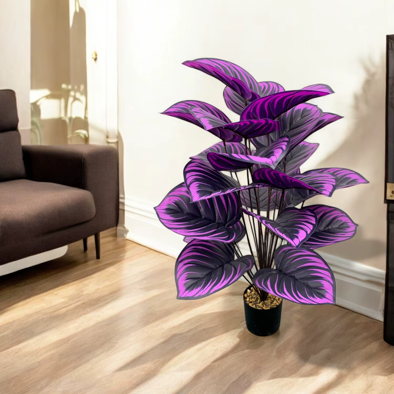 Plantes artificielles violettes élégantes