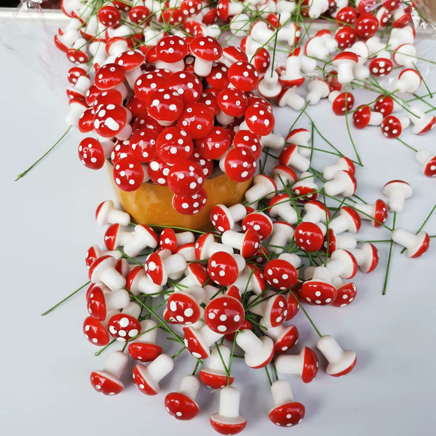 Mini plante bonsaï en pot rouge pour décoration de jardin