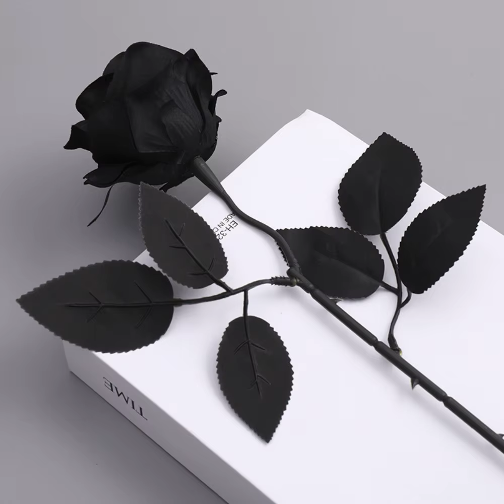 Roses artificielles noires pures