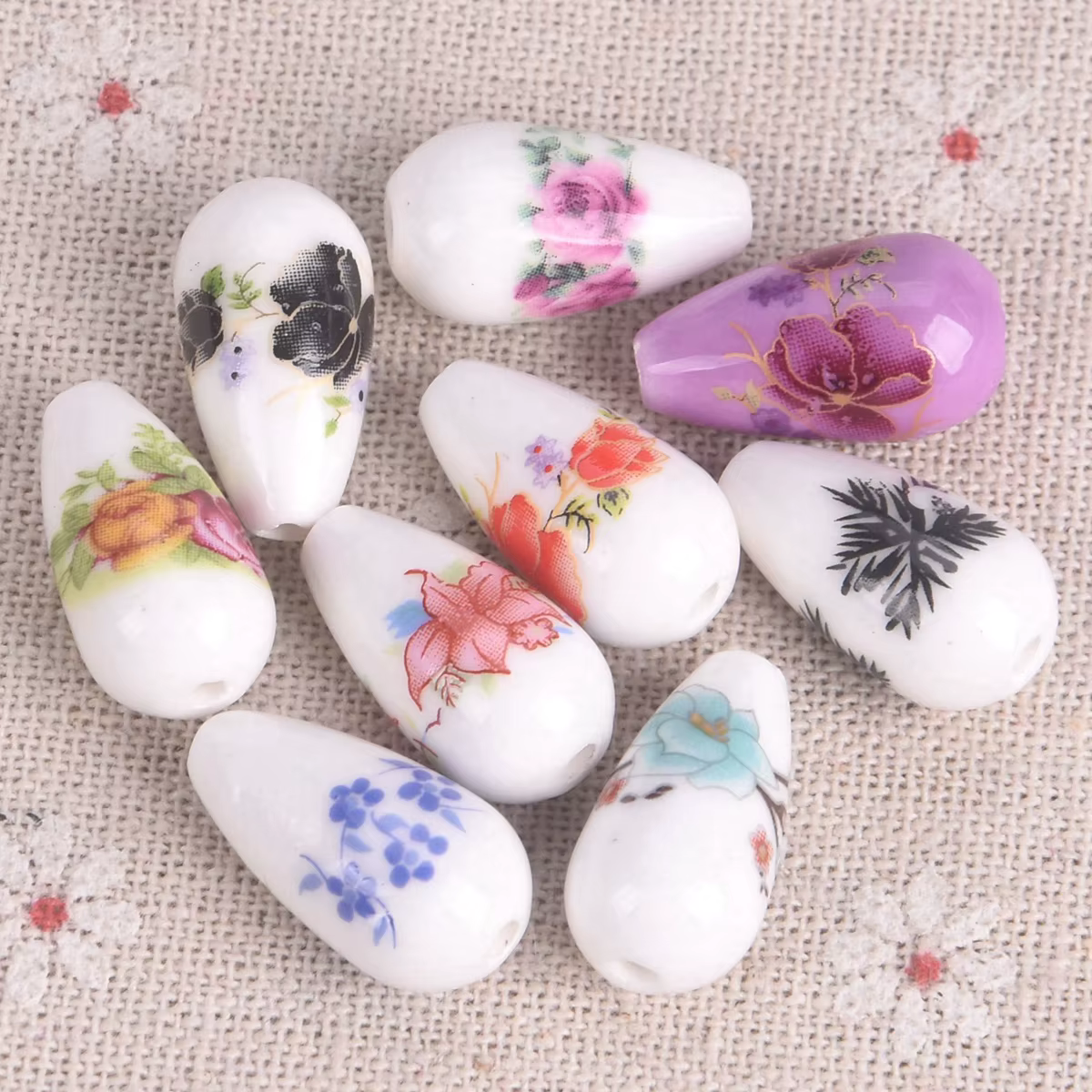 Perles en céramique et porcelaine en forme de goutte d'eau