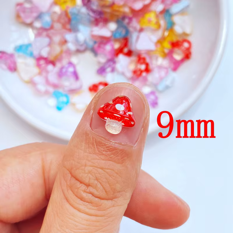 50 pièces Mini figurines artisanales mignonnes en résine de champignon brillant