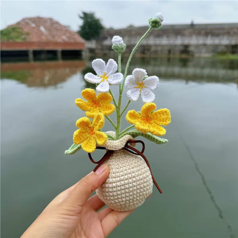 Pot de fleurs au crochet mignon