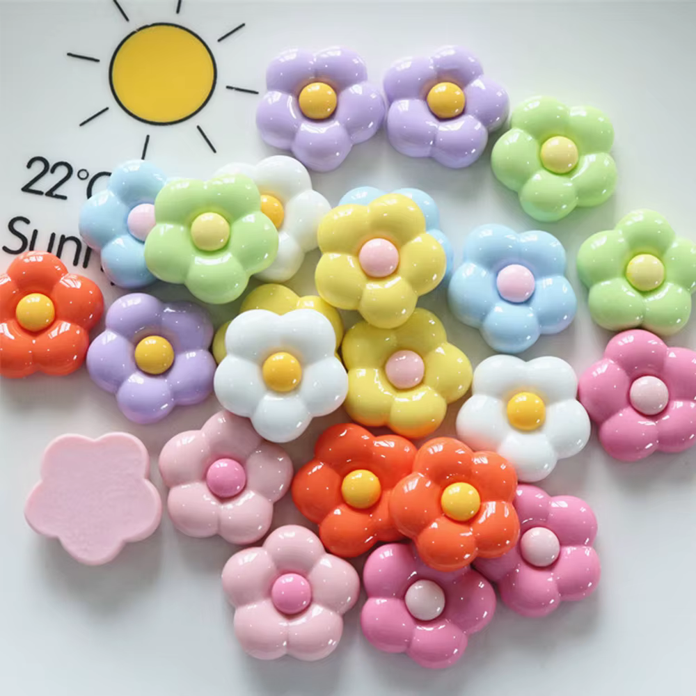 Lot de 10 cabochons en résine à cinq pétales de fleurs