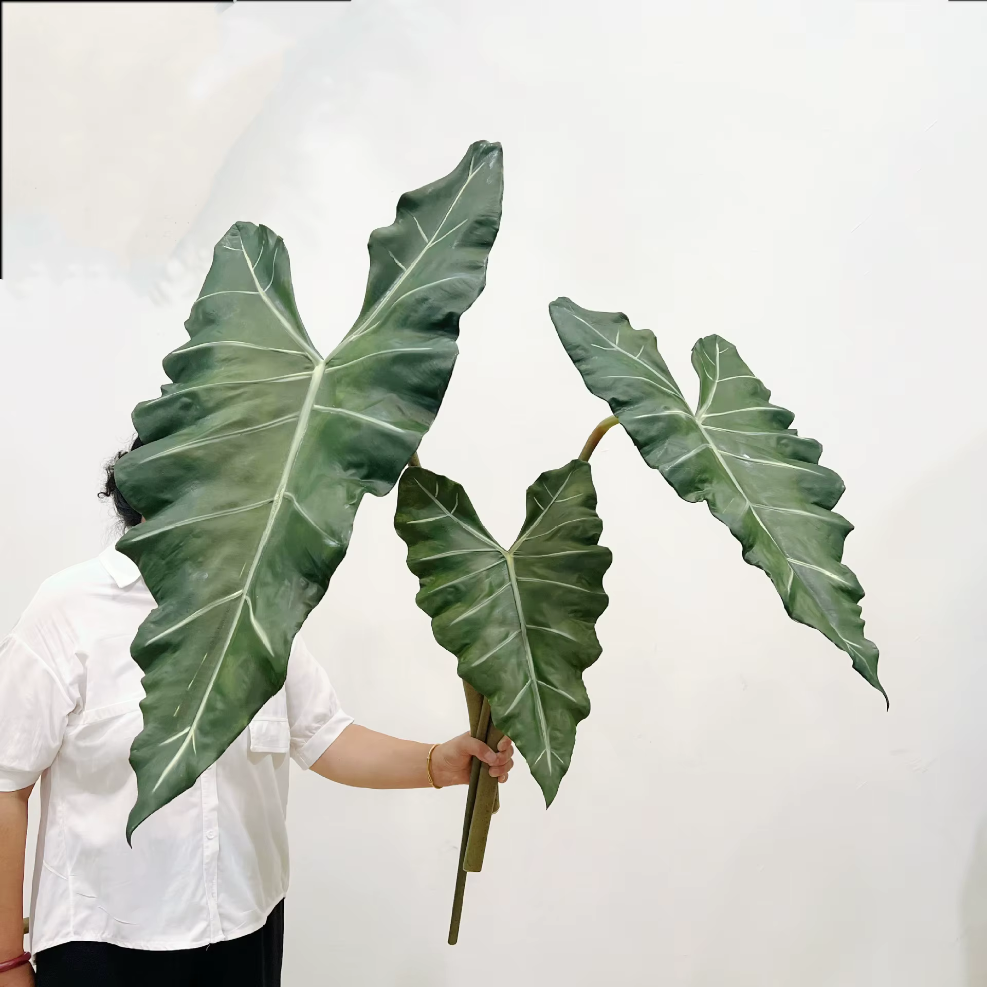 Plante verte en PU simulée