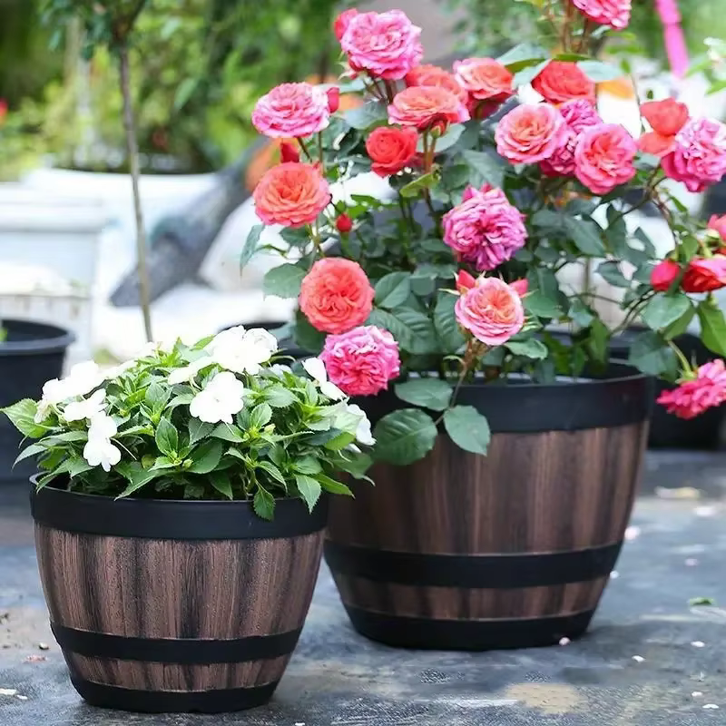 Pot de fleurs élégant inspiré de un baril de whisky