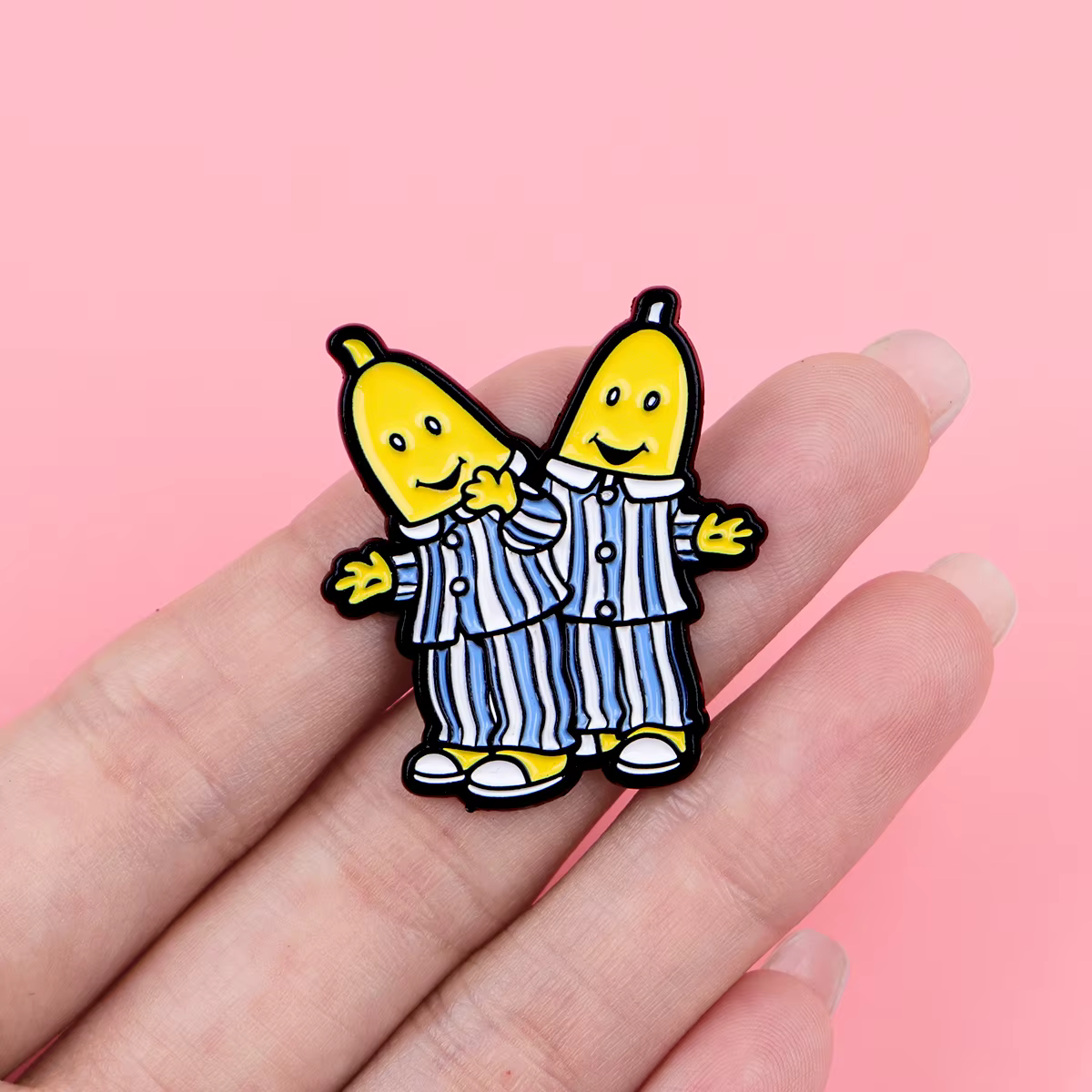 Broches en émail amusantes motif homme banane en pyjama, broche fruit de dessin animé, épinglette pour sac à dos, accessoires vestimentaires, bijoux de mode, cadeaux