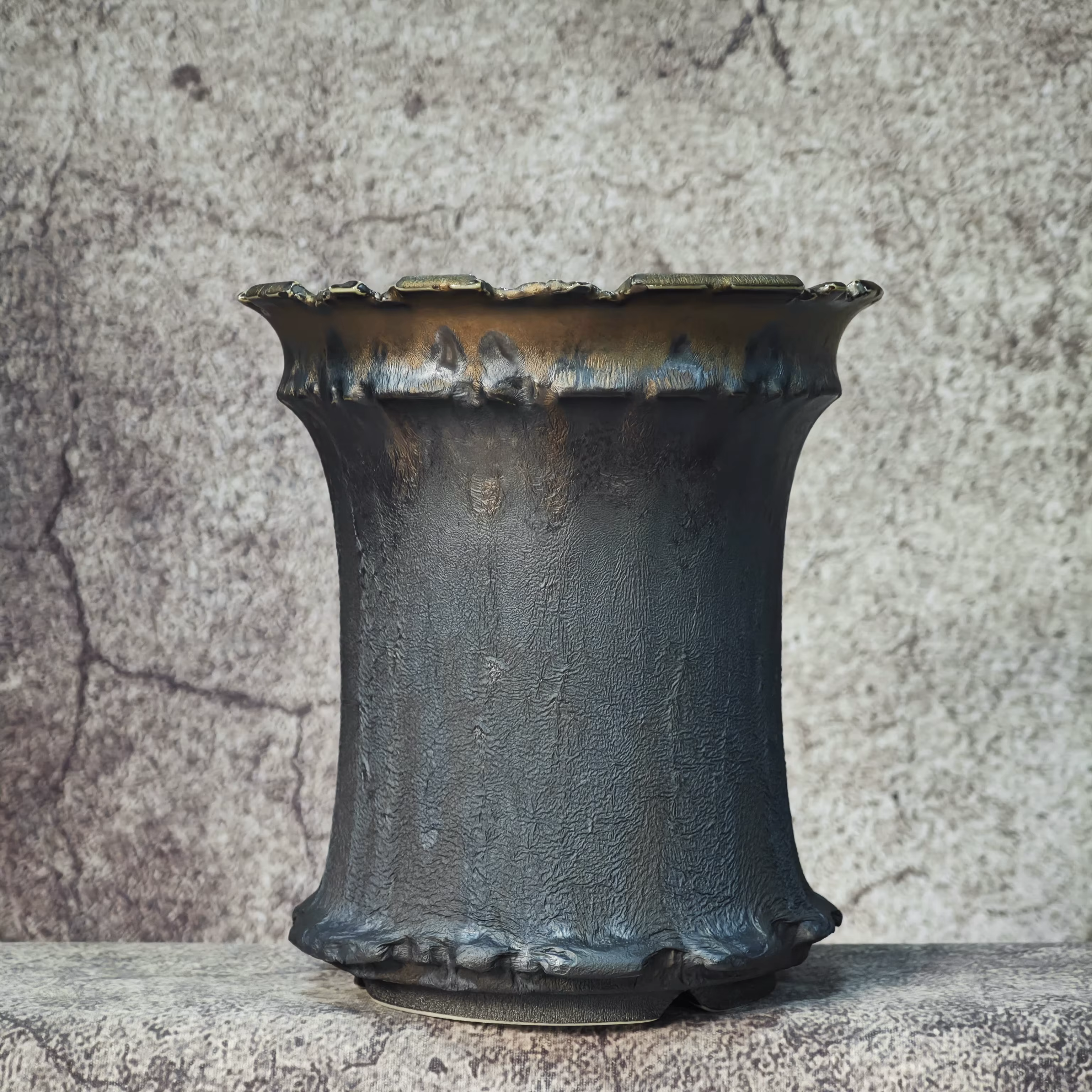 Pot en céramique artisanal Gild Caudex