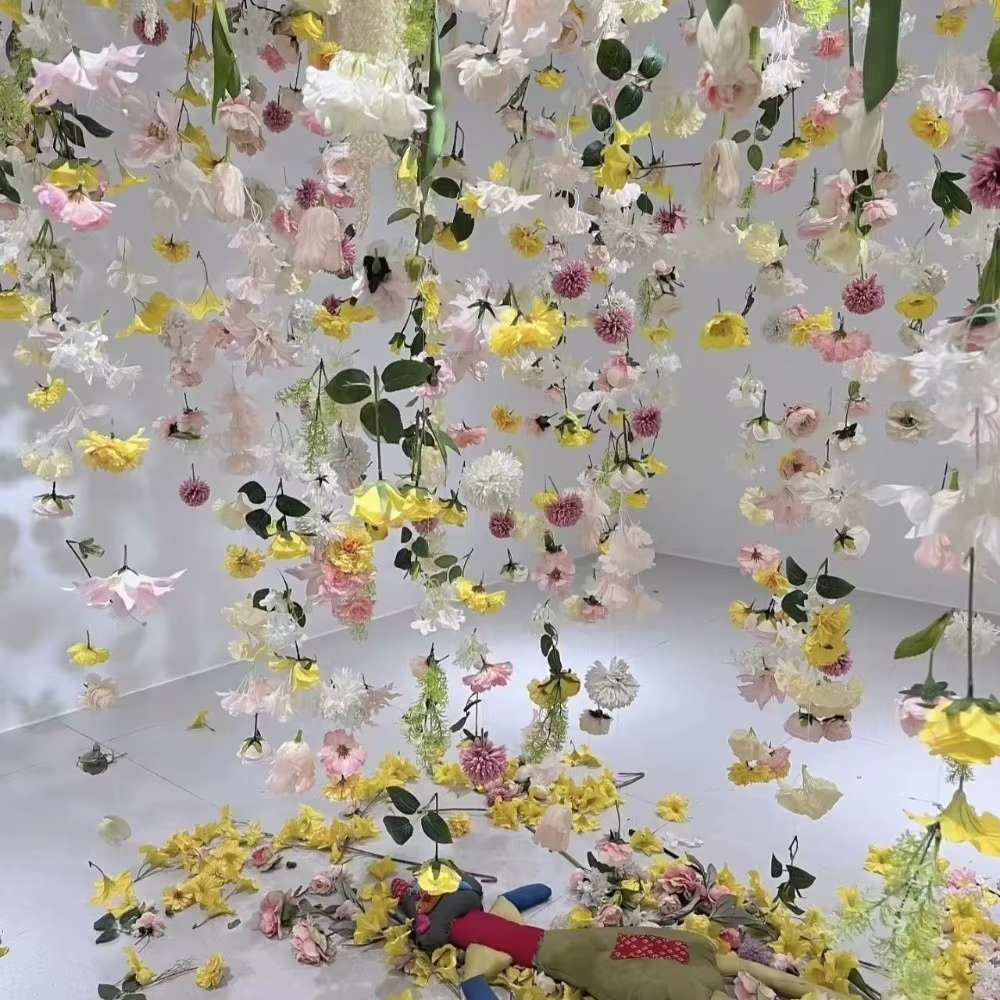 Rideau de fleurs artificielles flottantes de style bohème
