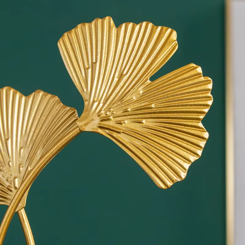 Sculpture de feuilles de cuir chevelu Ginkgo doré