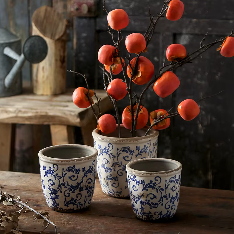 Pot de fleur en céramique de poterie bleue et blanche antique chinoise