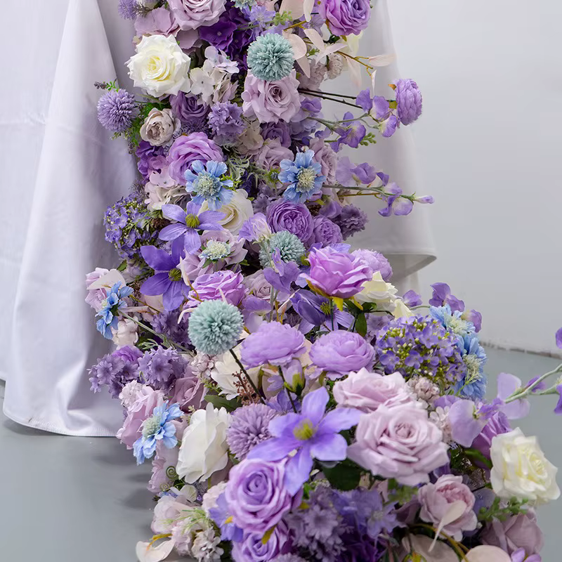 Fleur violette pour décor de table de mariage