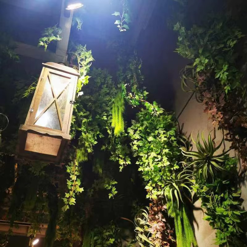 Plantes de vigne artificielles suspendues