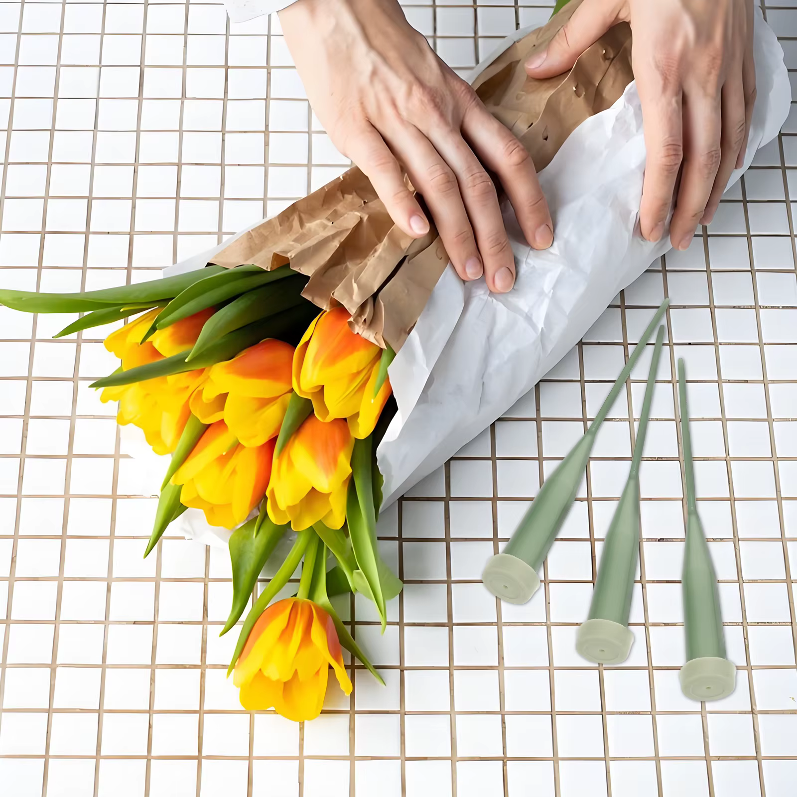 25 tubes à eau floraux de 14,5 cm, fournitures pour fleurs, tiges longues en plastique, tubes pour orchidées avec bouchons, flacons floraux pour fleurs fraîches