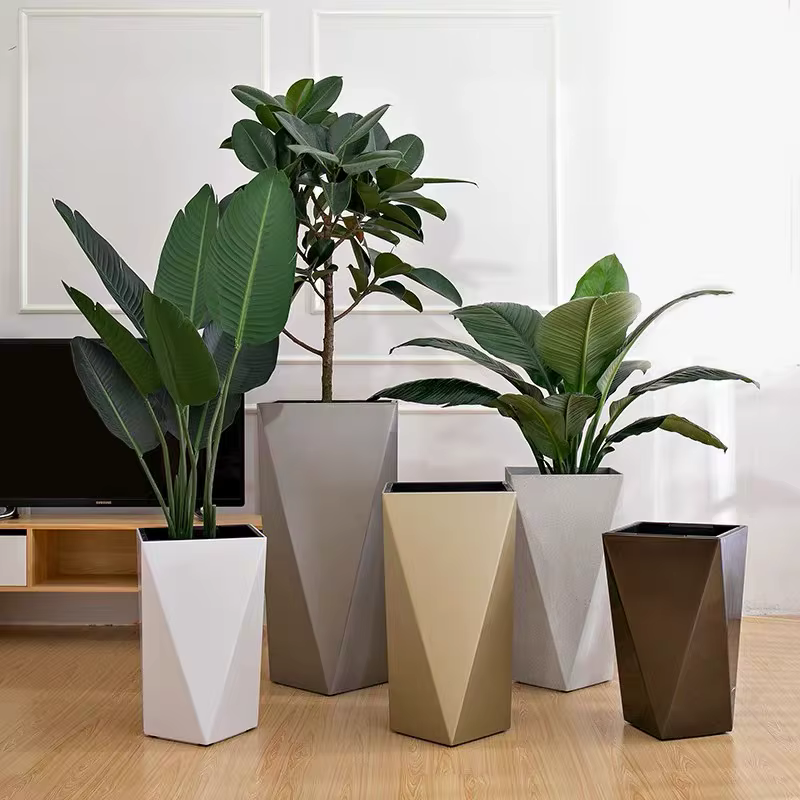 Grand pot de fleur rectangulaire en acier pour l'extérieur et l'intérieur
