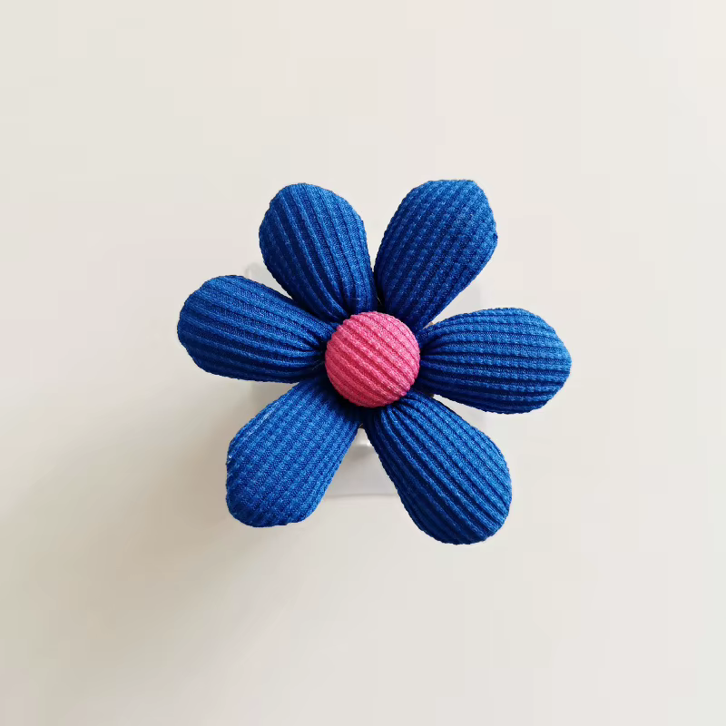 Crochet à fleurs support minimaliste