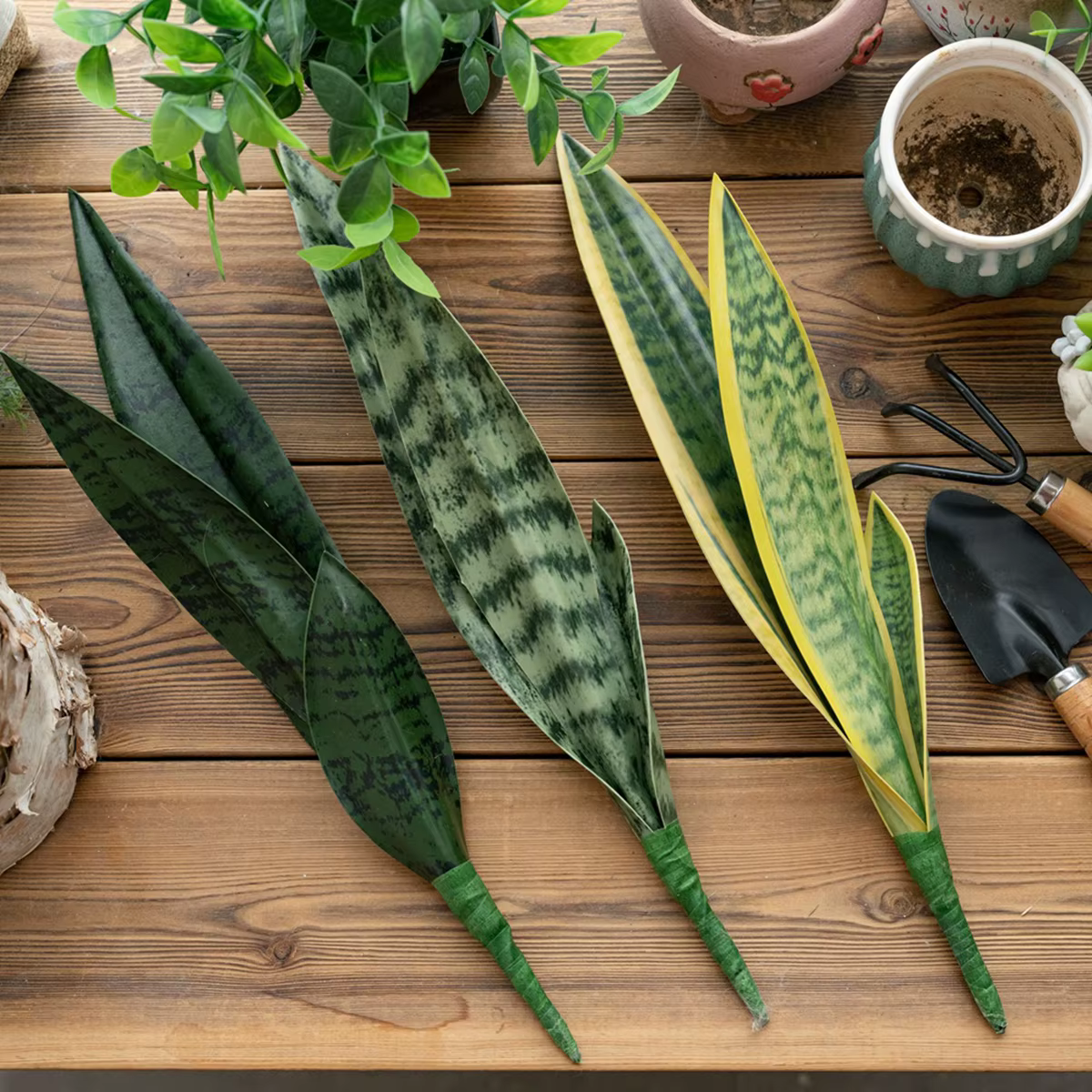 Plante serpent artificielle