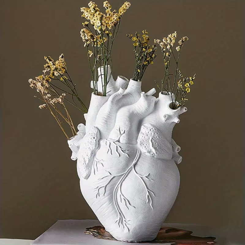Vase en résine en forme de cœur pour arrangement floral