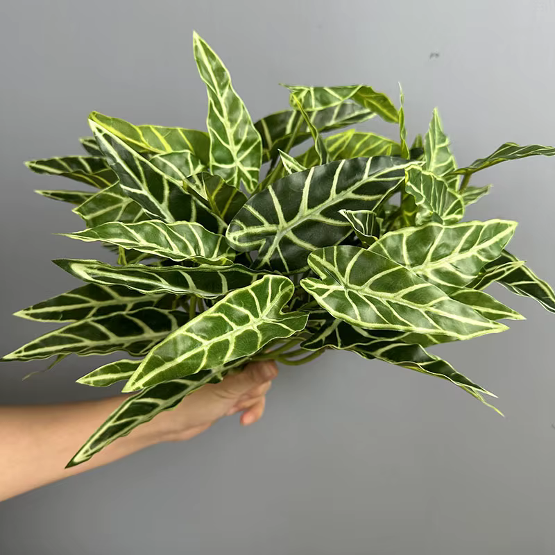 Lot de 6 plantes artificielles en plastique