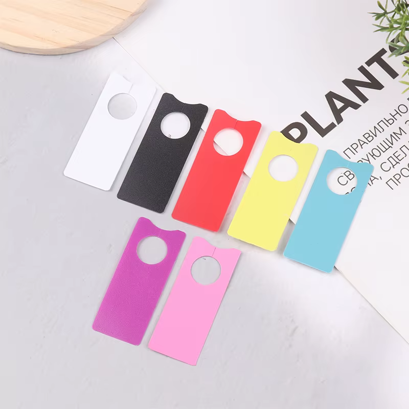 Étiquette de plantation de jardin avec trou