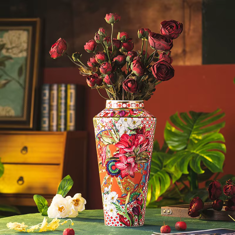 Vase en céramique, pièce de décoration pour la maison