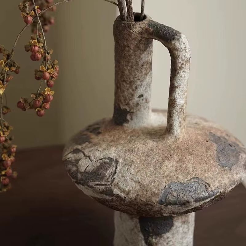 Vase en céramique grossière