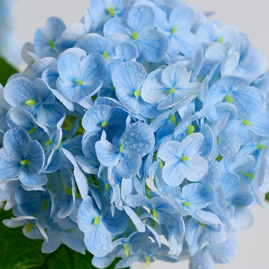 Belle grande fleur d'hortensia artificielle bleue