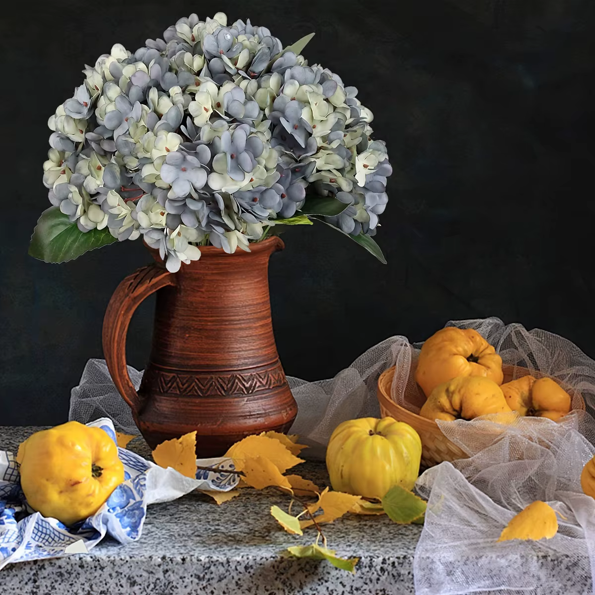 Fleurs d'hortensia simulées