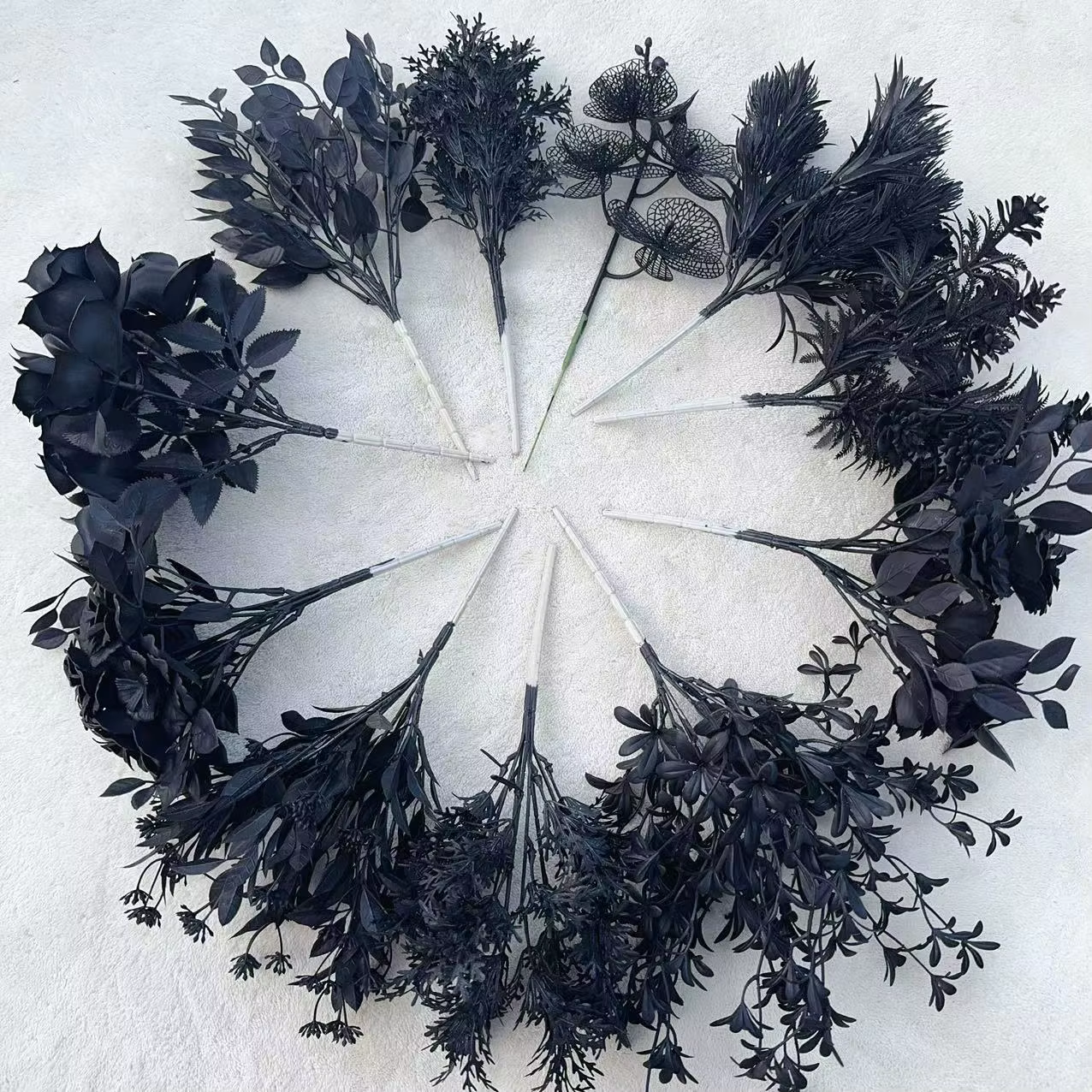 1 pièces noir Halloween fleur artificielle plantes en soie laisser branche bambou Dahlia fête événement Bouquet Floral maison Table Decorayion