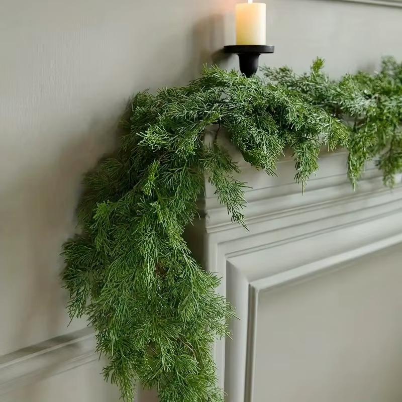 Guirlandes de cippresse de noël au toucher réel