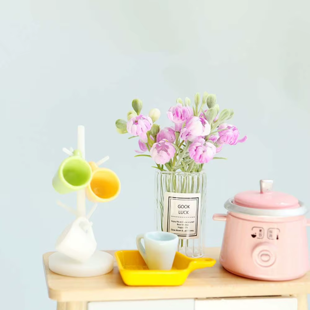 Plantes en pot miniatures pour décoration de bureau