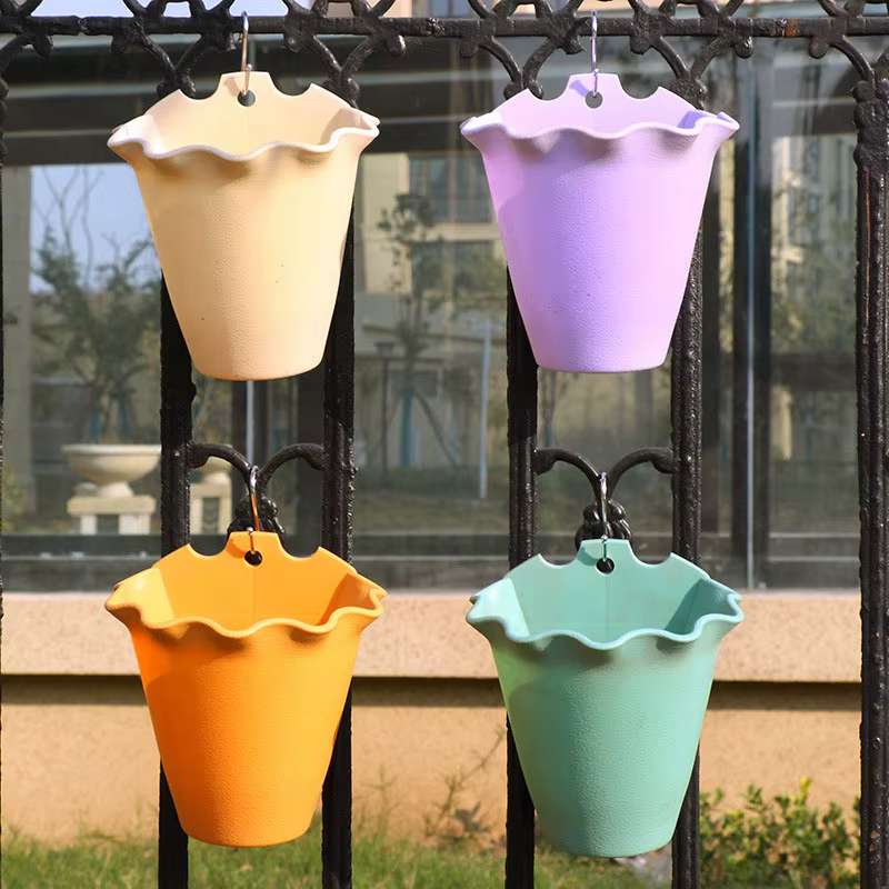 Pot de fleurs mural en plastique suspendu