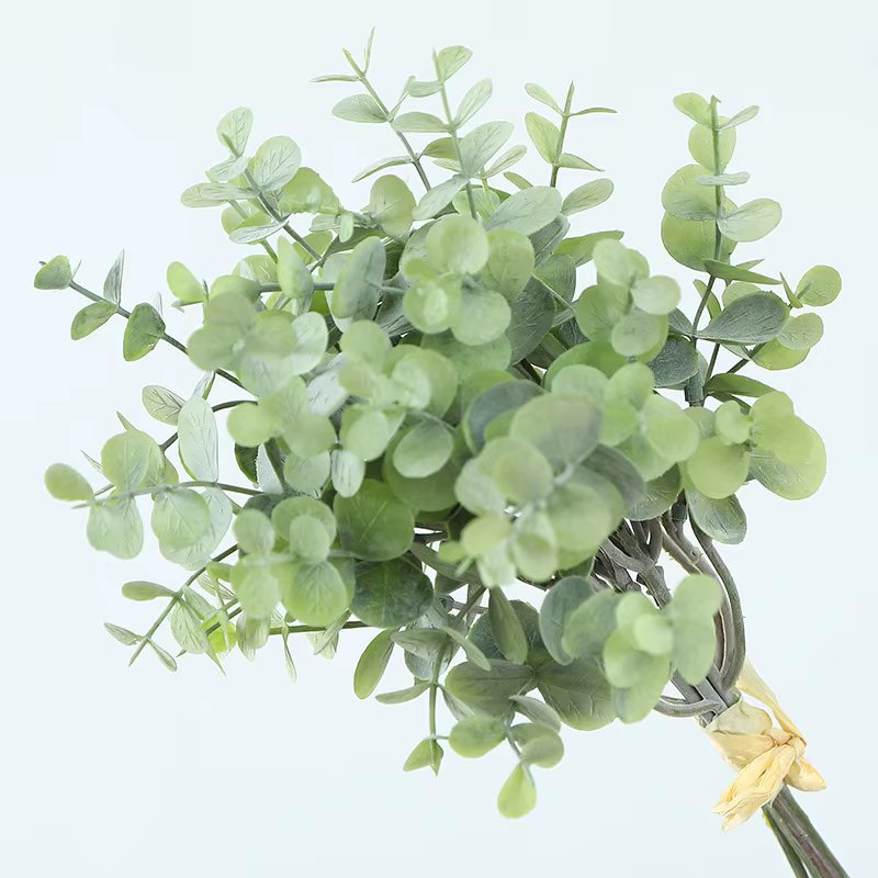 Bouquet de plantes artificielles en feuilles d'eucalyptus