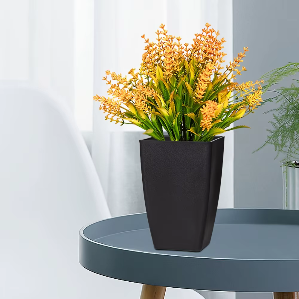 Pot de fleurs moderne en plastique noir