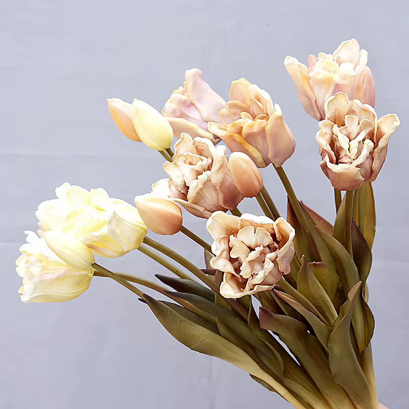 Grandes tulipes baroques en silicone au toucher unique